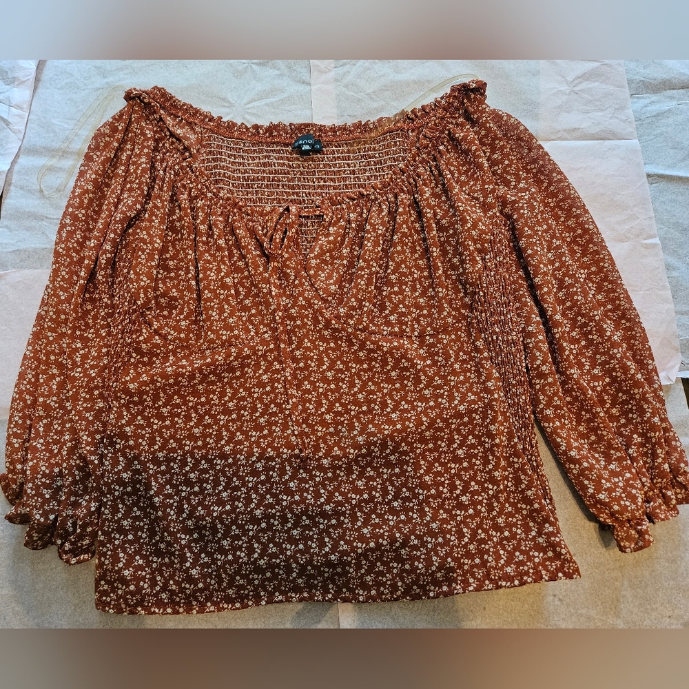 Zenobia Ruched Blouse - Picture 2 of 3